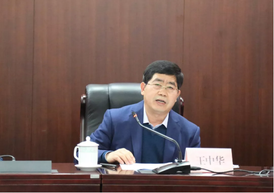 學習萬華濰柴齊魯音像公司經(jīng)驗 集團三項制度改革推進會近日召開 學習萬華濰柴齊魯音像公司經(jīng)驗 集團三項制度改革推進會近日召開