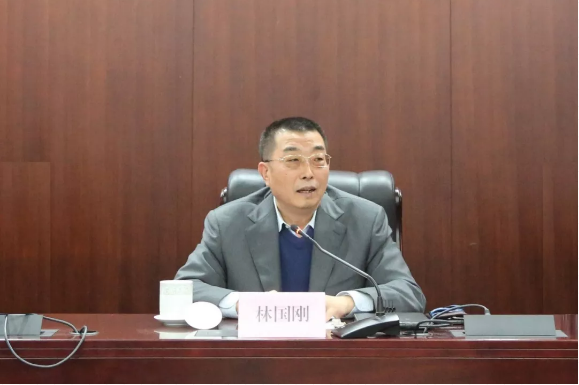 學習萬華濰柴齊魯音像公司經(jīng)驗 集團三項制度改革推進會近日召開 學習萬華濰柴齊魯音像公司經(jīng)驗 集團三項制度改革推進會近日召開