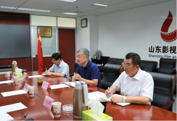 省委宣傳部副部長魏長民帶領部政策法規(guī)研究室同志來山影集團調研指導 省委宣傳部副部長魏長民帶領部政策法規(guī)研究室同志來山影集團調研指導