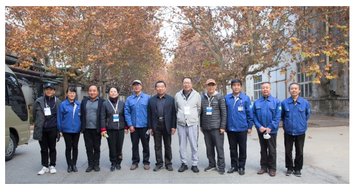 《闖關(guān)東》原班人馬十二年之后再聚首 打造史詩(shī)工業(yè)長(zhǎng)卷《老工人》