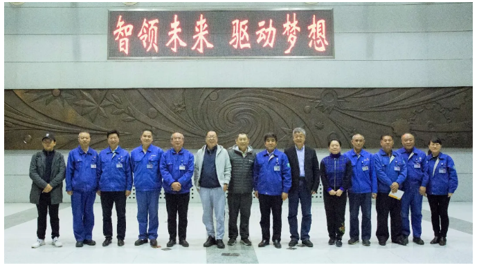 《闖關(guān)東》原班人馬十二年之后再聚首 打造史詩(shī)工業(yè)長(zhǎng)卷《老工人》